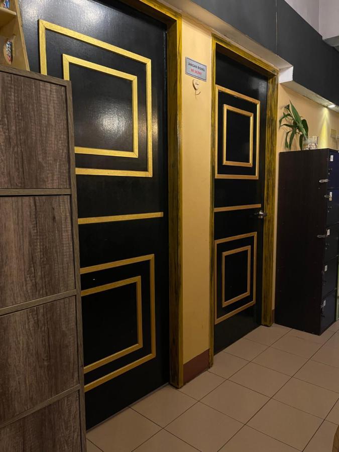 Хостел Escape Backpackers Kk Кота-Кінабалу Екстер'єр фото
