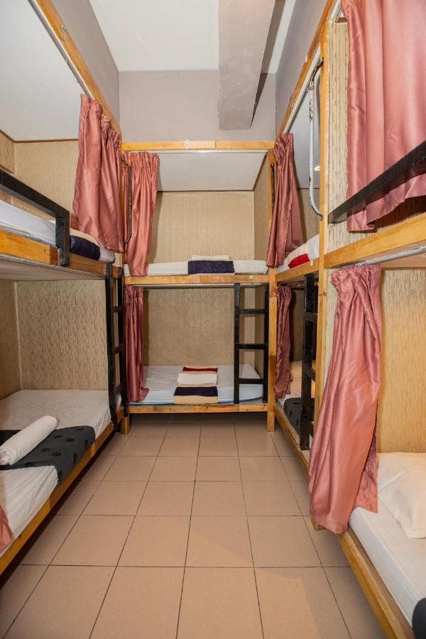 Хостел Escape Backpackers Kk Кота-Кінабалу Екстер'єр фото