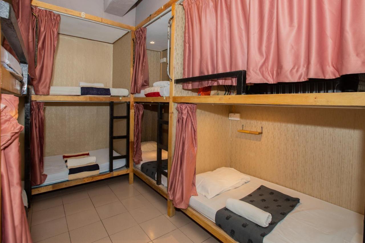 Хостел Escape Backpackers Kk Кота-Кінабалу Екстер'єр фото
