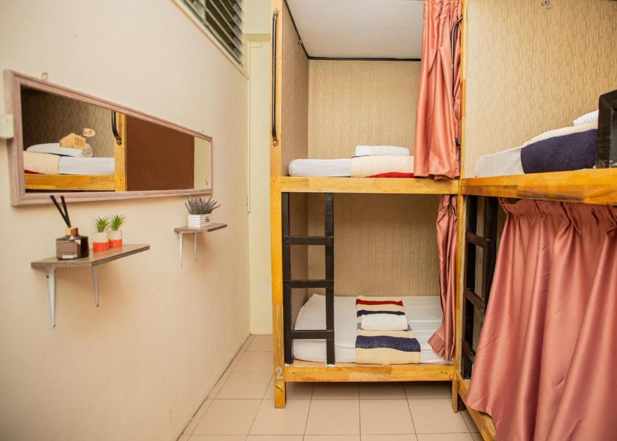 Хостел Escape Backpackers Kk Кота-Кінабалу Екстер'єр фото