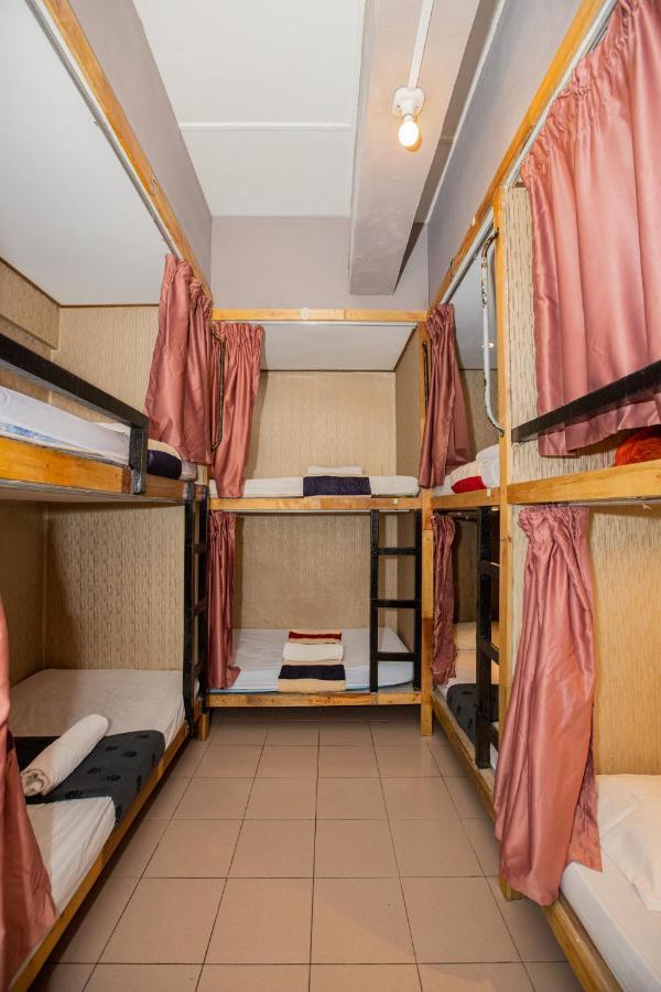 Хостел Escape Backpackers Kk Кота-Кінабалу Екстер'єр фото